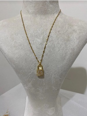 Vulcao Gold Renk Taş Detaylı Kilit Model Kolye