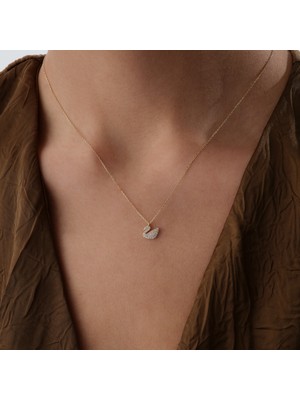 Cherry By Özkonak Kuğu Figürlü Taşlı Altın Kolye