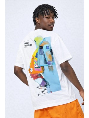 Draw Together Oversize Beyaz Tişört – %100 Pamuk, Sırt Baskılı Streetwear Unisex
