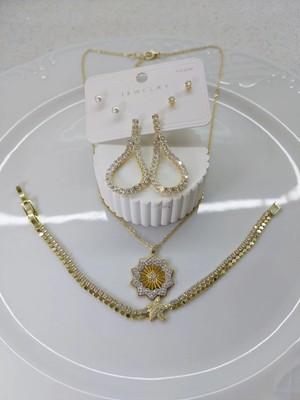 Ares 01 Store Kadın Altın Kaplama Zirkon Taşlı 8 Köşeli Yıldız Kolye Su Yolu Küpe ve Bileklik Seti