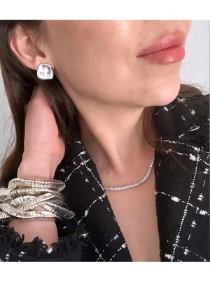 Vip Silver Asimetrik Mat Model Şık 925 Ayar Gümüş Pimli Kararmaz Şık Küpe