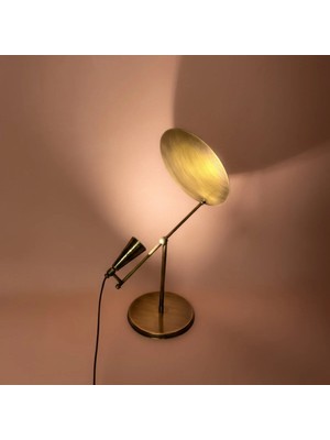 Ottolamp Antik Pirinç Dekoratif Masa Aydınlatma Lambası – Zamansız Tasarım (220V)