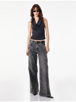 Koton Slim Fit Modal Kumaş Kolsuz Sırtı Açık Degaje Yaka Bluz