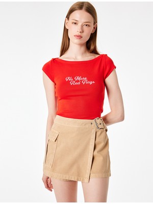 Koton Modal Karışımlı Kayık Yaka Kısa Kollu Slim Fit Crop Baskılı Tişört