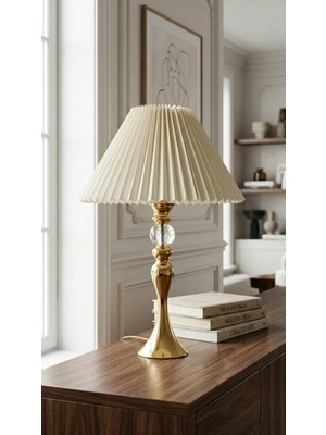 Decodelight Gold Şahmeran Metal Yüksek Ayak Kristal Taşlı Büyük Açık Krem Pileli Kumaş Şapka Abajur Lambası