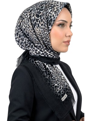 Hadiora Kadın Siyah Leopar Desenli Flamlı Eşarp