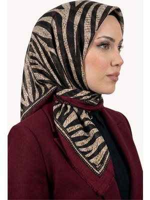 Hadiora Kadın Bordo Zebra Desenli Flamlı Eşarp