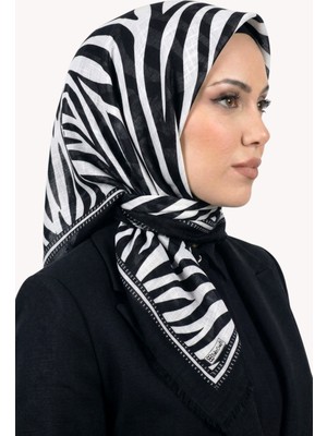 Hadiora Kadın Siyah Zebra Desenli Flamlı Eşarp