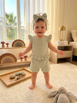 Butik Kız Bebek %100 Pamuklu Müslin Şortlu 2'li Takım Toka Aksesuarlı