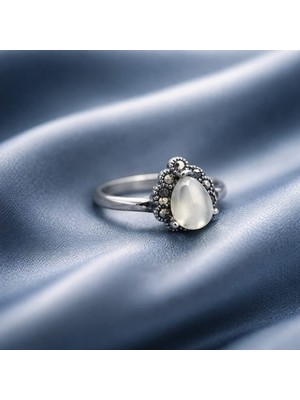 Jane Silver 925 Ayar Gümüş Üçgen Sedef Markazit Yüzük