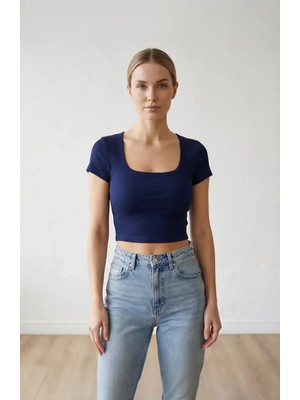Luord - Store Kadın Lacivert Yarım Kol Düz Yaka Crop Top Bluz – Şık, Rahat ve Kolay Kombinlenebilir