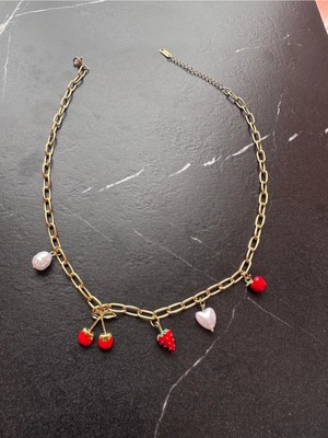 Mervişim Aksesuar Meyve ve Inci Detaylı Charm Çelik Gold Kolye