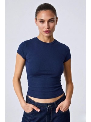 Guaraz Kadın Lacivert Esnek Kumaşlı Vücuda Oturan Slim Fit Bisiklet Yaka Basıc T-Shirt