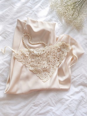 Mesasa Lily Bandana