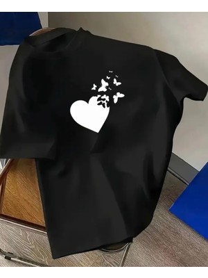 Nigrum Pardus Nıgrum Pardus Özel Seri Kalpteki Kelebekler Baskılı %100 Pamuk Oversize Kız Çocuk T-Shirt