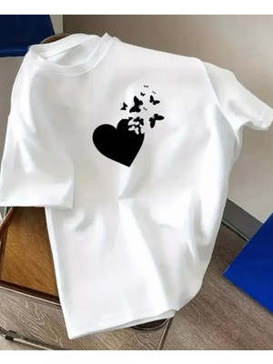 Nigrum Pardus Nıgrum Pardus Özel Seri Kalpteki Kelebekler Baskılı %100 Pamuk Oversize Kız Çocuk T-Shirt