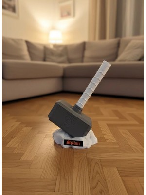 TKÇ Thor’un Çekici Dekoratif Süs Güçlü ve Ikonik Tasarım 20X34 cm