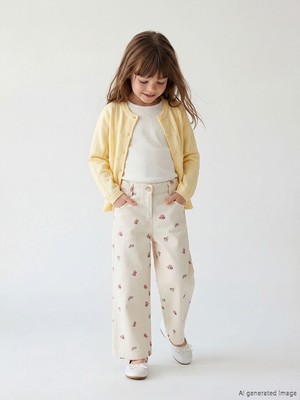 LC Waikiki Ekru Çiçek Desenli Kız Çocuk Gabardin Pantolon