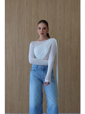Roea Şal Detaylı Önden Büzgülü Bluz Beyaz