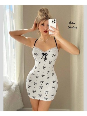 Intive Lingerie Intive Fantasy Beyaz Siyah Kurdeleli Dantel Detaylı Slim Kesim Mini Feminen Gecelik