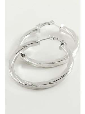 Halka Burgulu Metal Küpe 4.5 cm Gümüş Rengi