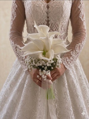 Nayino Gelin Buketi – Krem Beyaz Zarif Tasarım | El Yapımı Bridal Bouquet