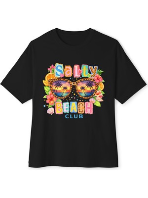 Tişört Kodu Salty Beach Club Oversize Kadın Tişört – Yaz Temalı Renkli Grafik T-Shirt