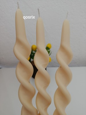 Qosrix 3'lü Krem Burgulu Şamdan Soya Mumu Doğal Kokulu Uzun Çubuk Konik Burgu Spiral Mum Dekoratif