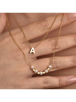 Nox Jewelry 14 Ayar Altın Kaplama Çift Katlı Zincir Harf Gümüş Kolye - Inci ve Kare Boru Detaylı Minimal Kolye