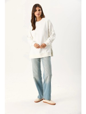 Vena Kadın Bisiklet Yaka Yanı Yırtmaçlı Regular Fit 3 Iplik Sweatshirt %100 Pamuk - Fildişi
