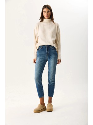 Vena Kadın Jessica Dirty Dark Blue Mom Jean Pantolon - Özel Olay için Şık ve Rahat Tasarım