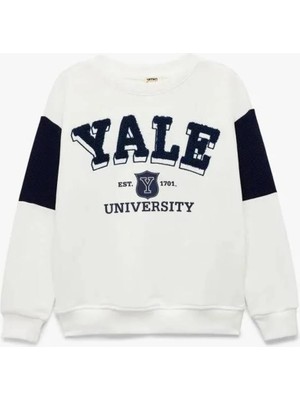 Uzun Kollu Rahat Kesim Bisiklet Yaka Şardonlu Nakışlı Lisanslı Yale Sweatshirt
