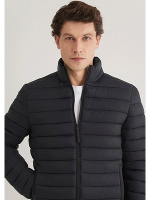 Mavi Dik Yaka Siyah Şişme Mont Erkek Regular Fit Model 0110016-900 S Beden Günlük Kullanım