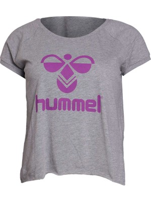 Hummel Callia Kadın Gri Tişört Nefes Alabilir Kumaş ve Modern Desen ile Spor Aktiviteleri İçin