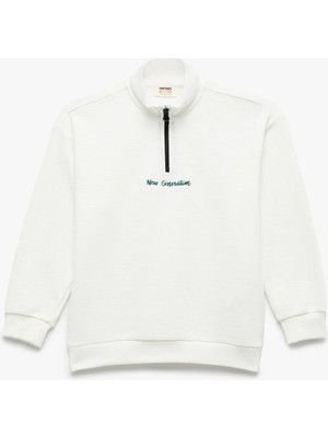 Koton Dik Yaka Uzun Kollu Fermuarlı Sweatshirt Ekru Renk Erkek Çocuk İçin Rahat Tasarım