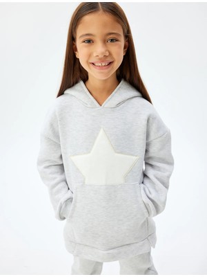 Koton Kapşonlu Kız Çocuk Sweatshirt Gri Yıldız Baskılı Uzun Kollu Orta Kalınlıkta