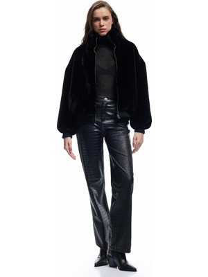 Fermuarlı Dik Yaka Cepli Suni Kürk Peluş Oversize Crop Mont