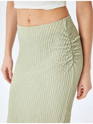 Koton Slim Fit Dokulu Drape Detaylı Yüksek Bel Kalem Etek