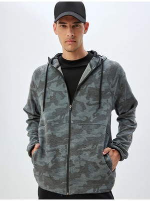 Koton Spor Sweatshirt Kapşonlu Fermuarlı Kamuflaj Desenli Cep Detaylı Viskon Karışımlı