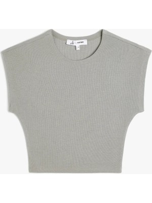 Koton Bisiklet Yaka Kolsuz Modal Karışımlı Slim Fit Crop Tişört