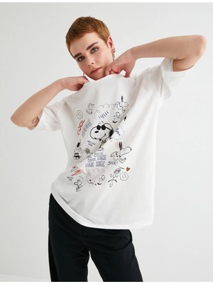 Koton Snoopy Tişört Arkası Baskılı Kısa Kollu Bisiklet Yaka Pamuklu Lisanslı