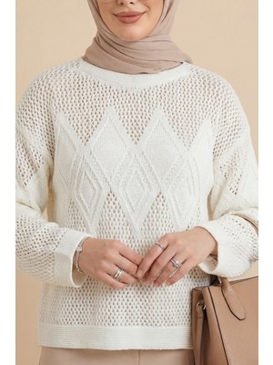 Moda Morfo Önü ve Kolları Desenli Ajurlu Triko Kazak -Beyaz