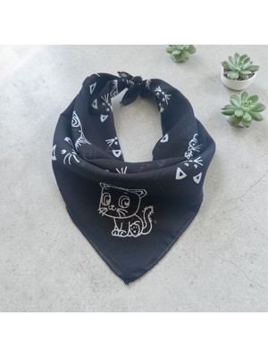 ALS Tasarım Dünyası Siyah Renk Zemin Üzerine Içinde Beyaz Kedi Desenli %100 Koton Bandana