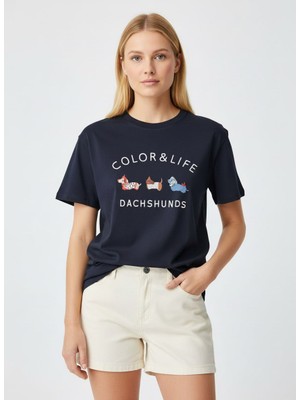 Venezia Giyim Kadın Rahat Kesim Bisiklet Yaka Kısa Kol Nakış Detay Premium T-Shirt // V26011
