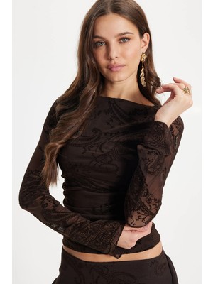 Tudors Kadın Slim Fit Dar Kesim Bisiklet Yaka Uzun Kollu Kahverengi Bluz