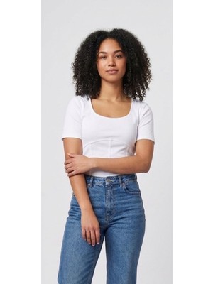 Moda Kadın Basic Slim Fit Tişört , Modern ve Rahat Günlük Stil