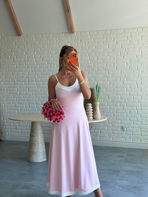 Qimya Butik Kadın Ince Askılı Yaka ve Etek Ucu Beyaz Şeritli Uzun Elbise