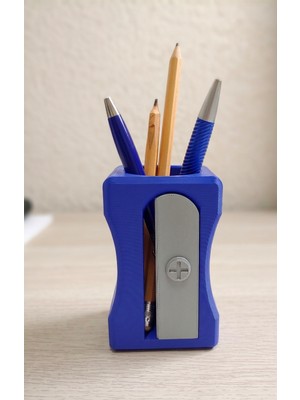 Blurix Kalemtraş Tasarımlı Kalemlik – Modern Masaüstü Düzenleyici