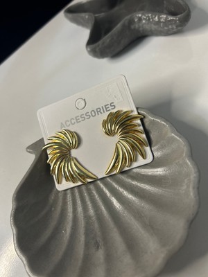 Hüma Butik Avant-Garde Gold Sarmal Tasarım Küpe