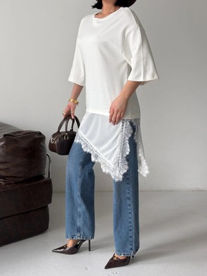 Vesantia Kadın Beyaz Uzun Dantel Detaylı Oversize T-Shirt